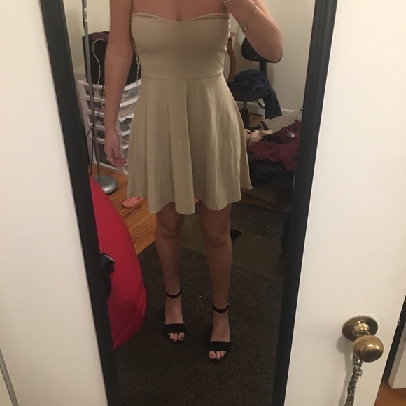 ❗️FREE w/any purchase❗️NWT nude dress - Picture 2 of 6